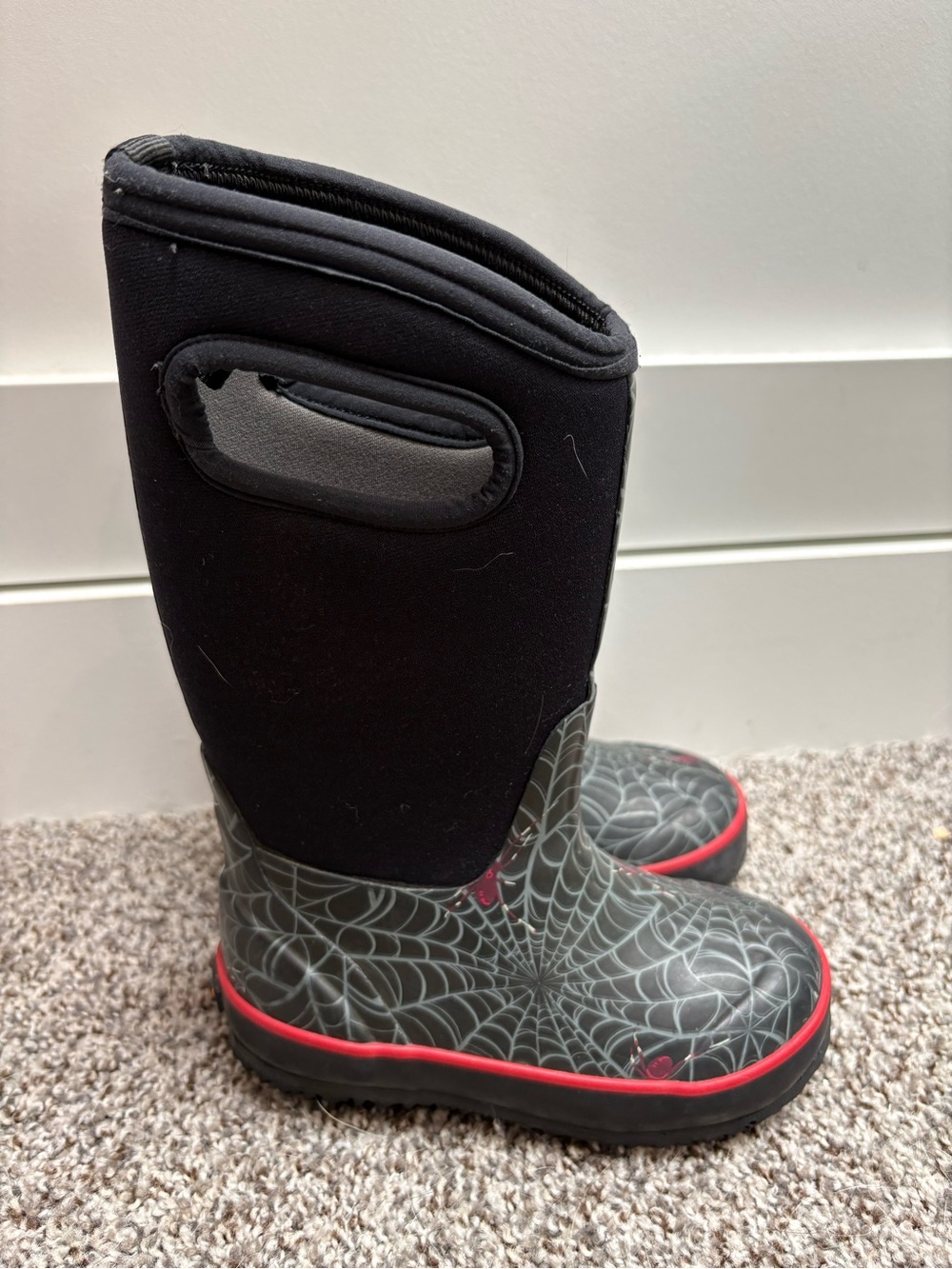 BOGS Neoprene Kids Black Spiderweb Rain Boots with Red Trim Size 10c